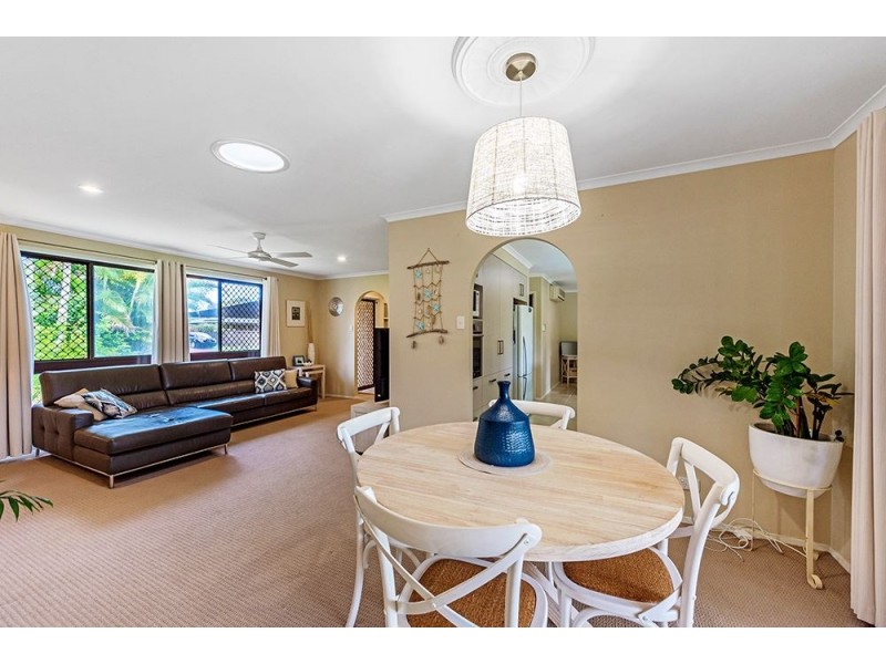 9 Wild Duck Drive, Mermaid Waters QLD 4218