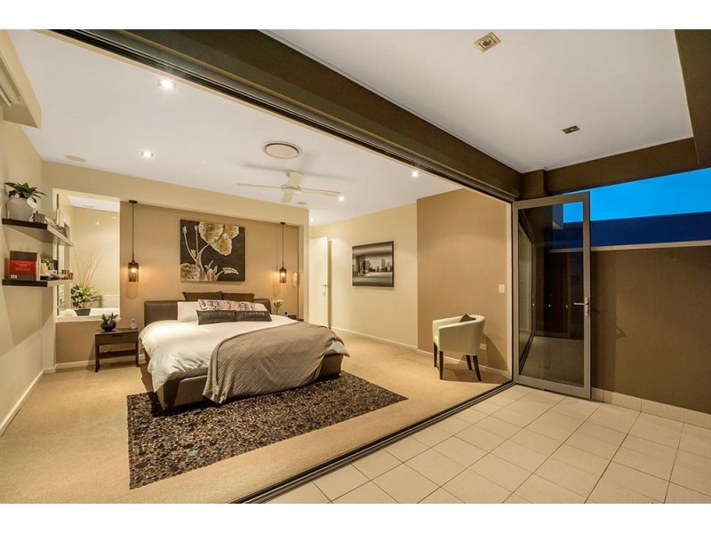 2/7021 Circa Vista Drive, Benowa QLD 4217