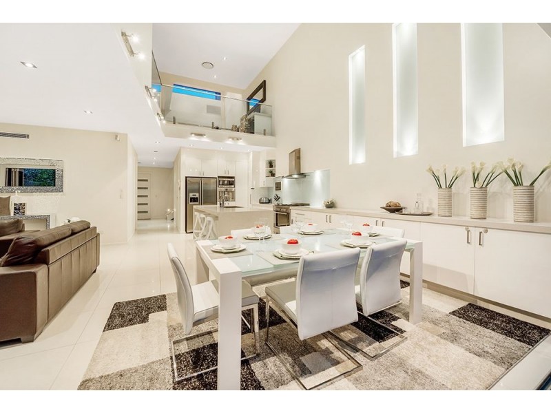 2/7021 Circa Vista Drive, Benowa QLD 4217