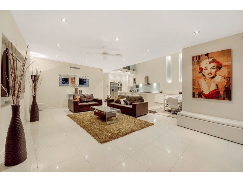 2/7021 Circa Vista Drive, Benowa QLD 4217