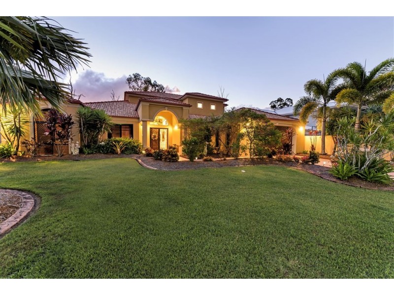 114 Arun Drive, Arundel QLD 4214