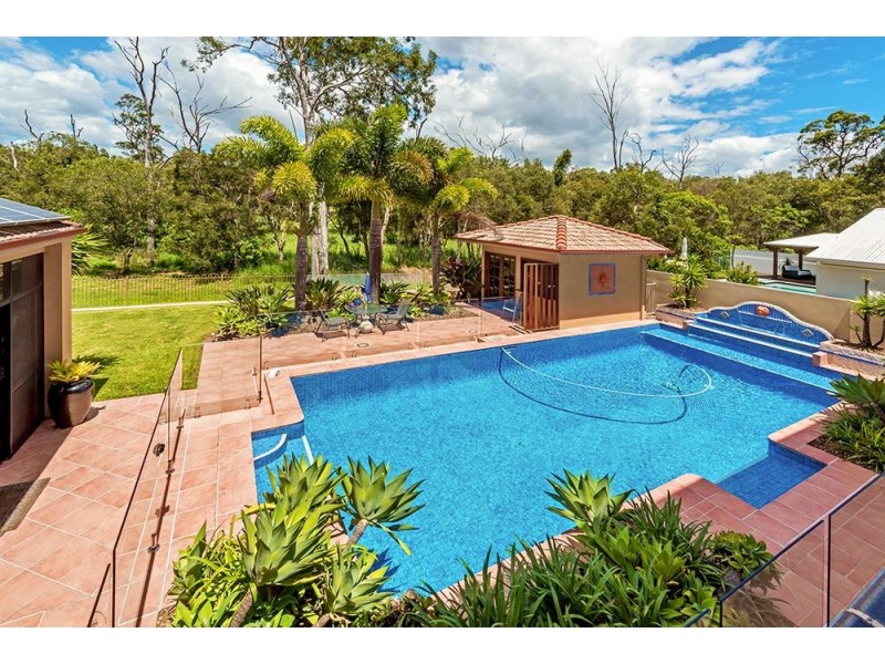 114 Arun Drive, Arundel QLD 4214