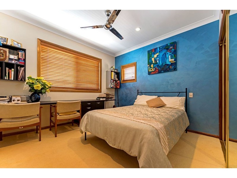 114 Arun Drive, Arundel QLD 4214