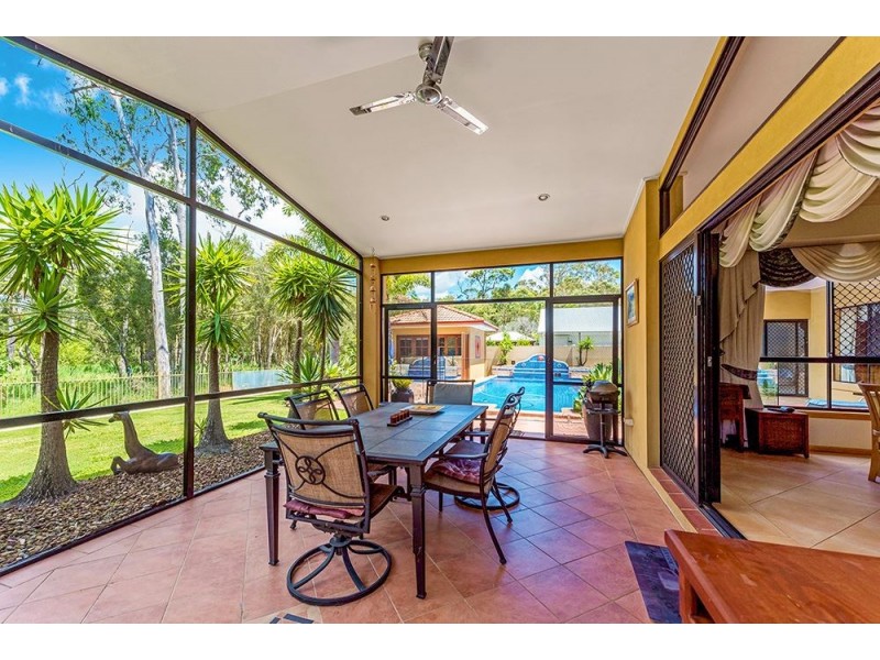 114 Arun Drive, Arundel QLD 4214