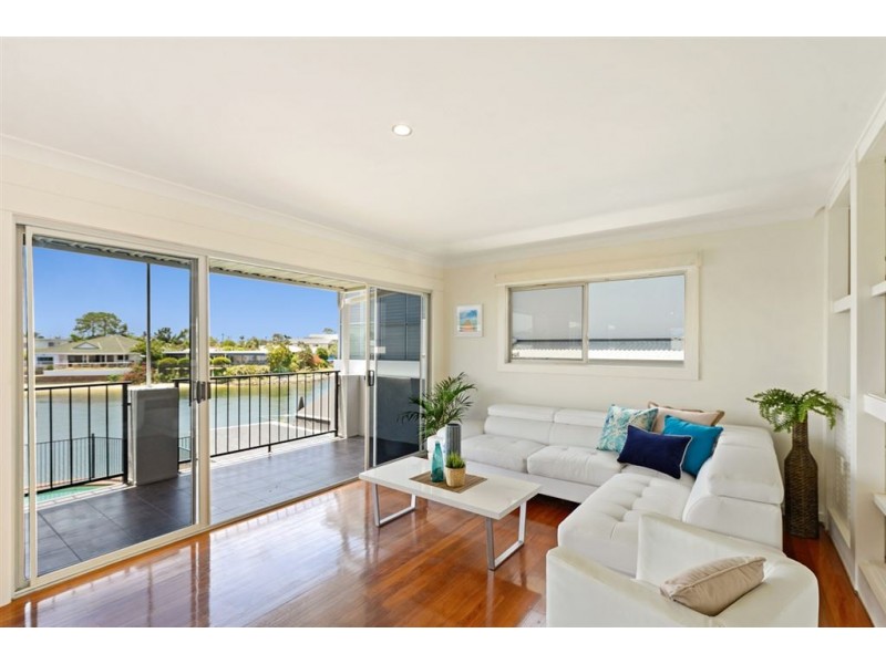 13 Coral Gables Key, Broadbeach Waters QLD 4218