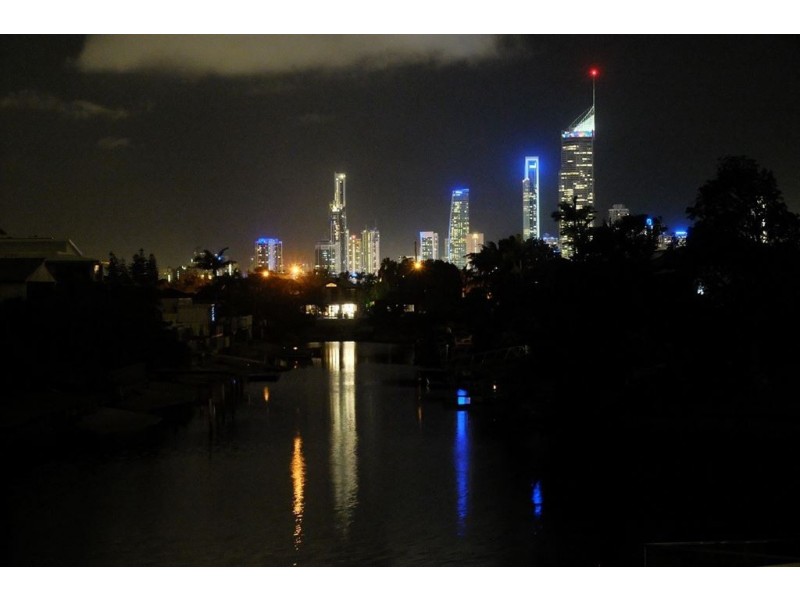 13 Coral Gables Key, Broadbeach Waters QLD 4218