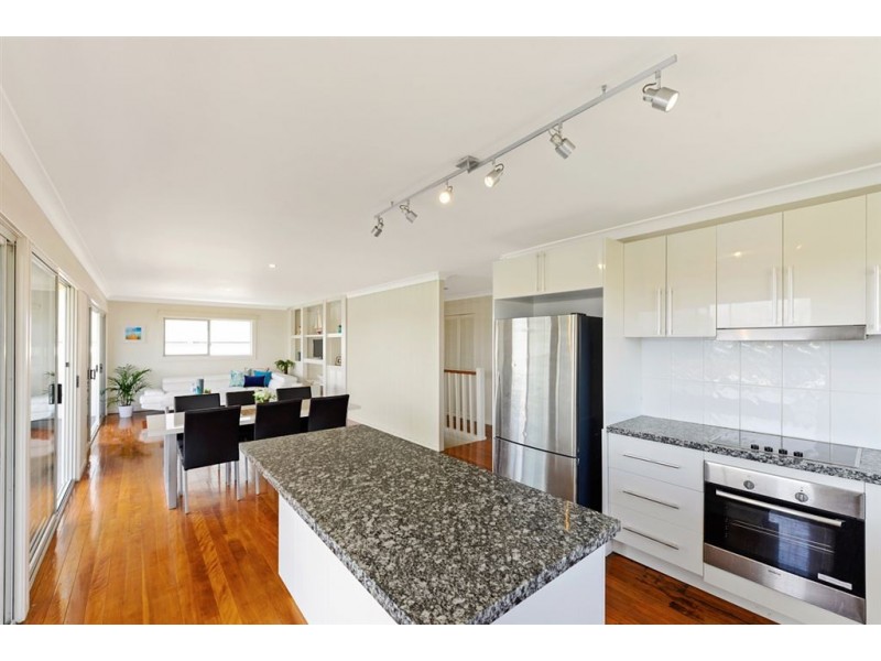 13 Coral Gables Key, Broadbeach Waters QLD 4218