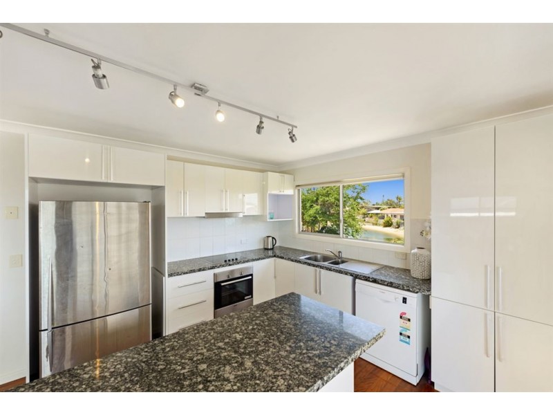 13 Coral Gables Key, Broadbeach Waters QLD 4218