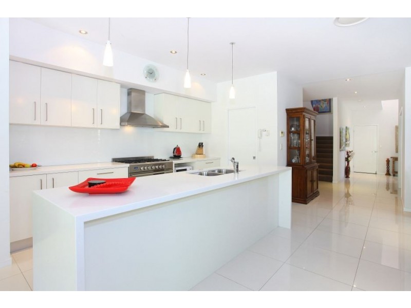 5023a Riverwood Grove, Benowa QLD 4217