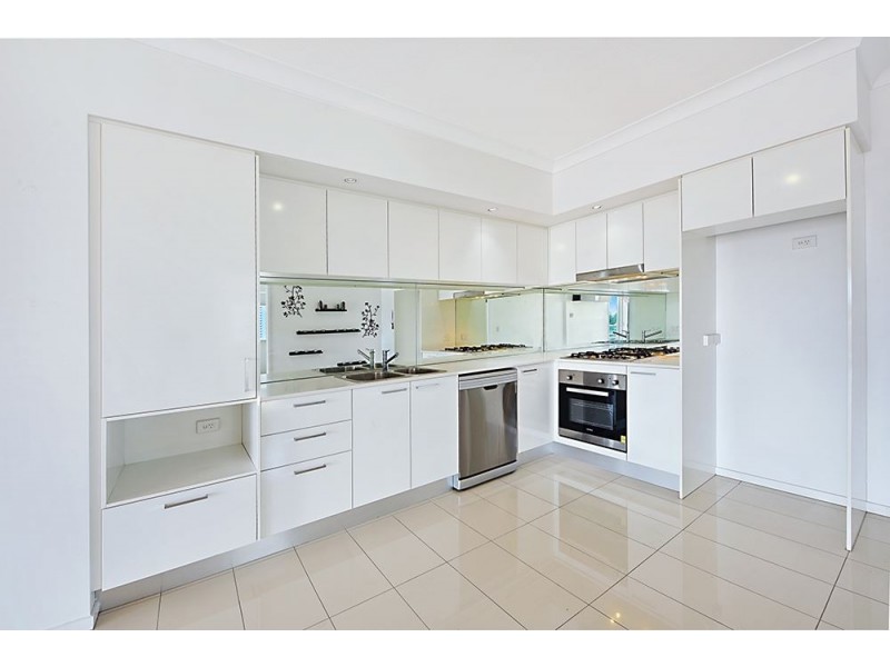 2 East Quay Drive, Biggera Waters QLD 4216