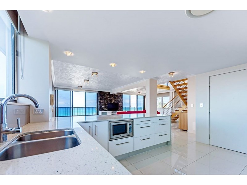 21/82 Marine Parade, Coolangatta QLD 4225