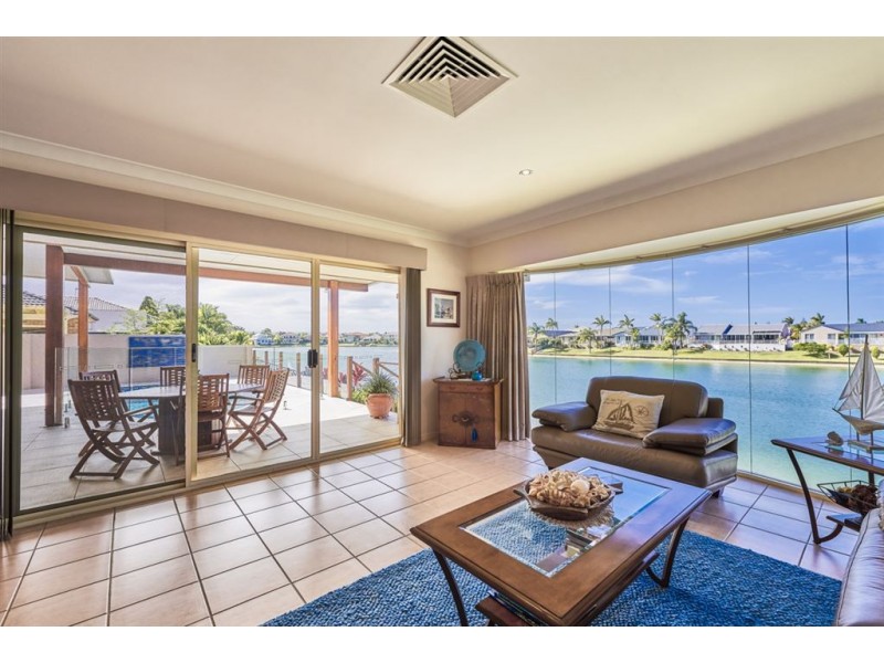 102 Cypress Drive, Broadbeach Waters QLD 4218