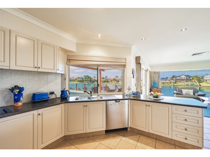 102 Cypress Drive, Broadbeach Waters QLD 4218