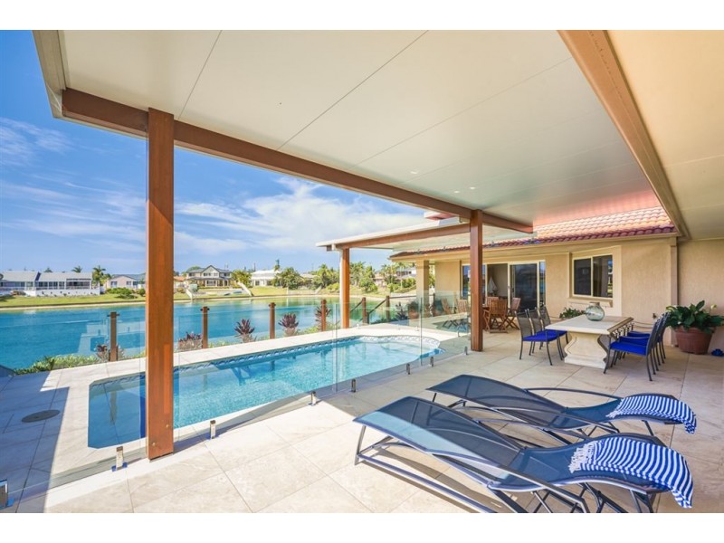 102 Cypress Drive, Broadbeach Waters QLD 4218