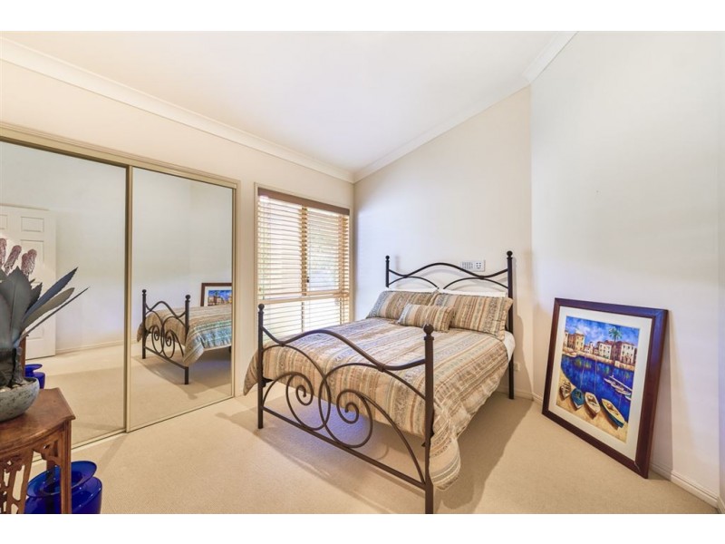102 Cypress Drive, Broadbeach Waters QLD 4218