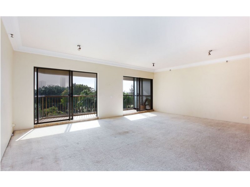 17/2 Admiralty Drive, Surfers Paradise QLD 4217