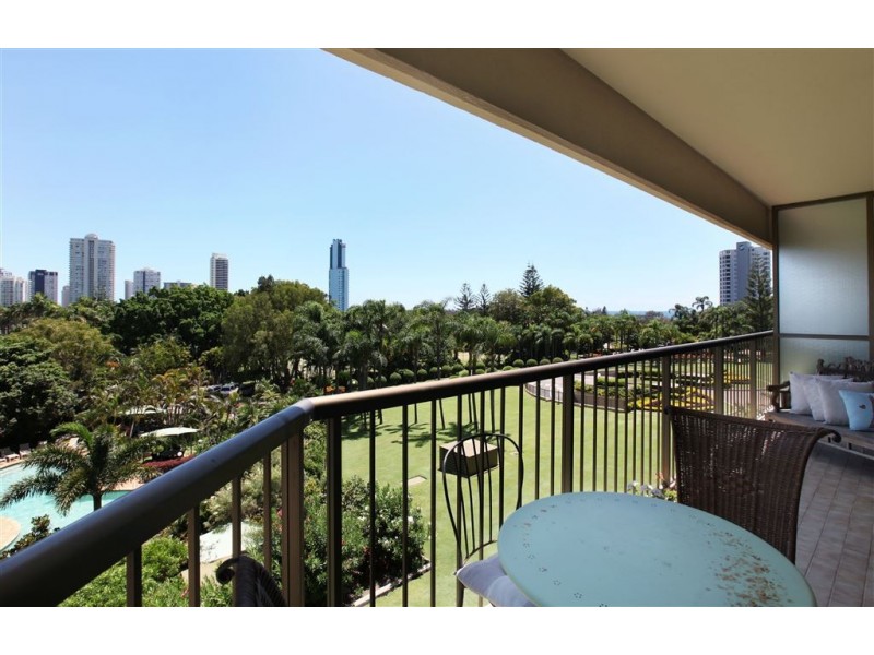 17/2 Admiralty Drive, Surfers Paradise QLD 4217