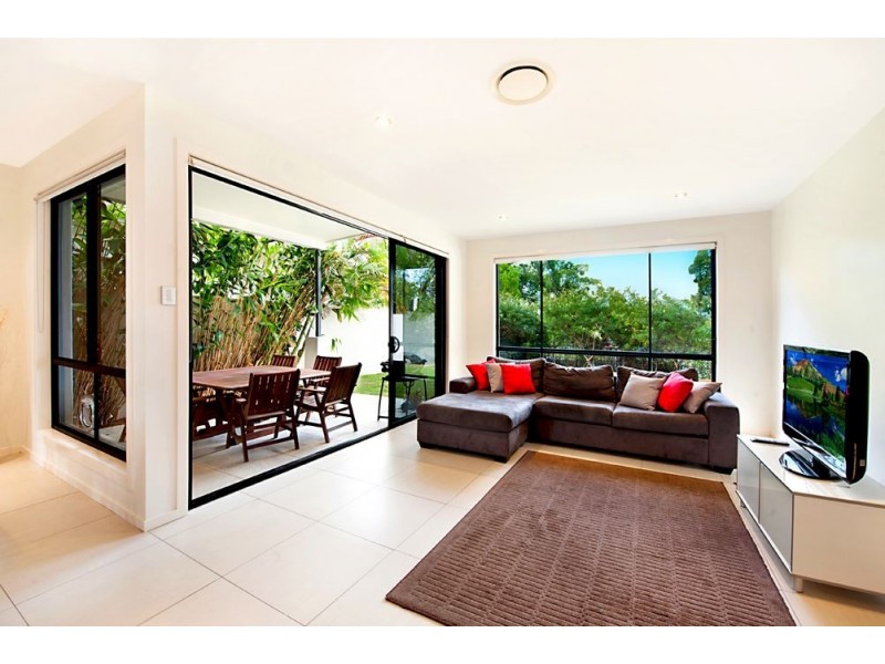 2/7023 Circa Vista, Benowa QLD 4217