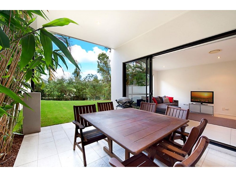 2/7023 Circa Vista, Benowa QLD 4217