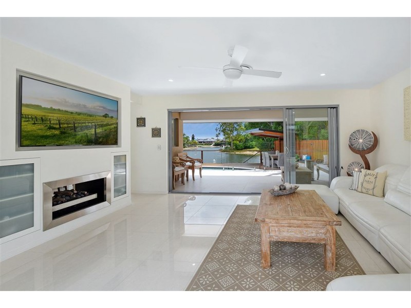 3 Balmoral Avenue, Sorrento QLD 4217