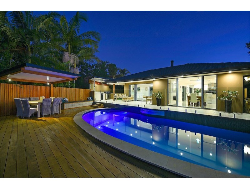 3 Balmoral Avenue, Sorrento QLD 4217