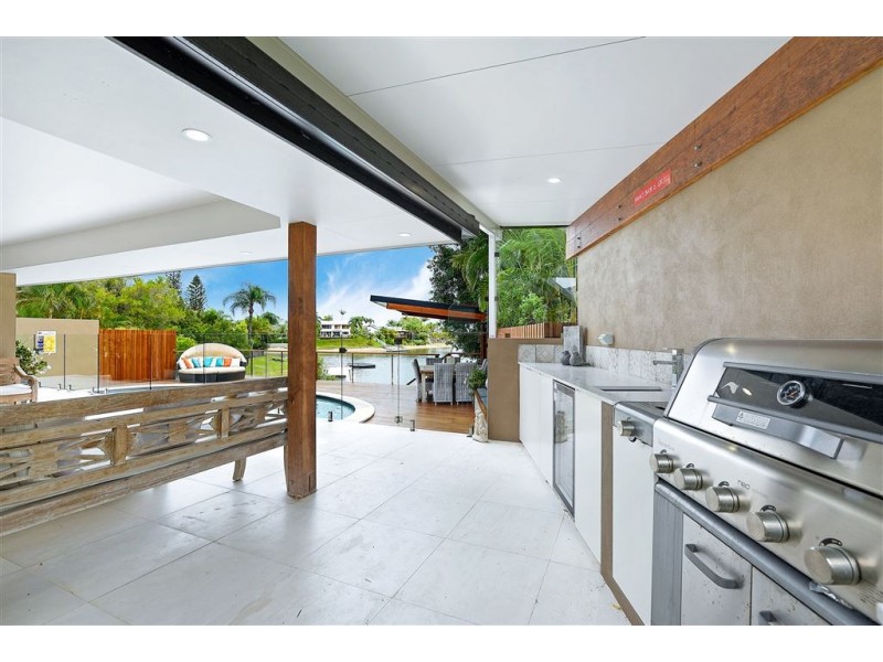 3 Balmoral Avenue, Sorrento QLD 4217