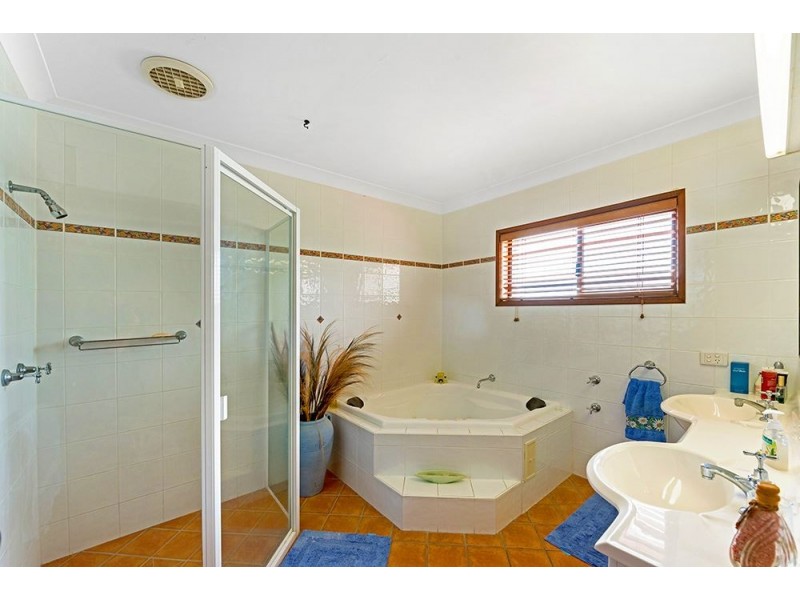18 Westari Court, Currumbin Waters QLD 4223