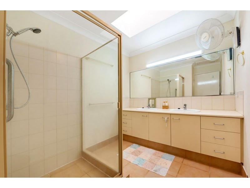 27/111 Salerno Street, Isle Of Capri QLD 4217