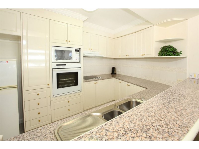 1909/90 Surf Parade, Broadbeach QLD 4218