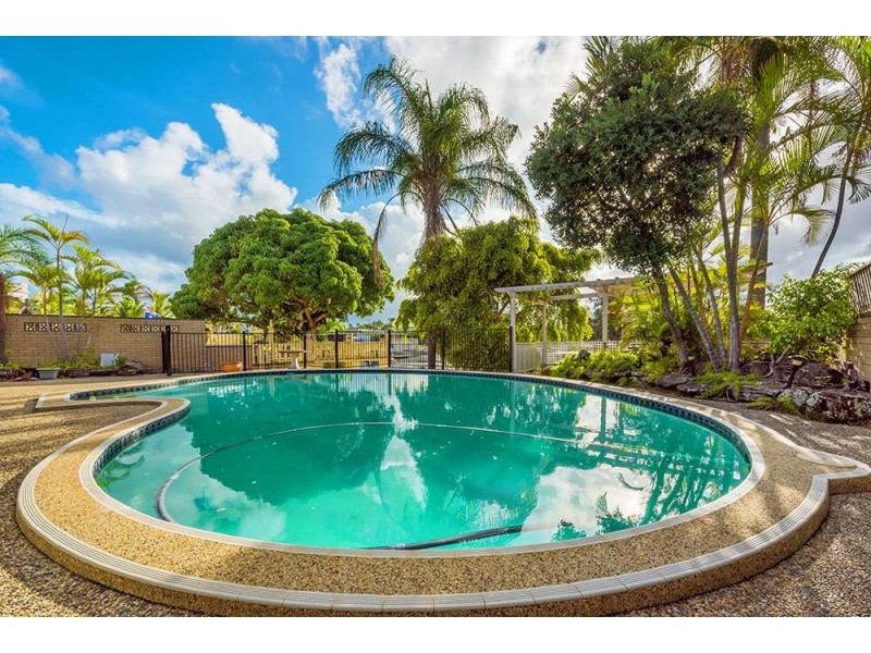 9 Fiesta Avenue, Isle Of Capri QLD 4217