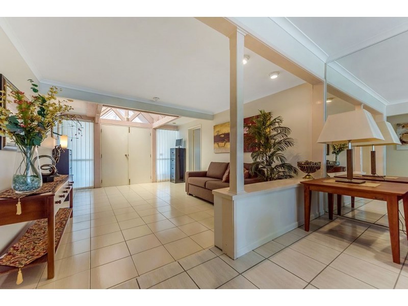 9 Fiesta Avenue, Isle Of Capri QLD 4217