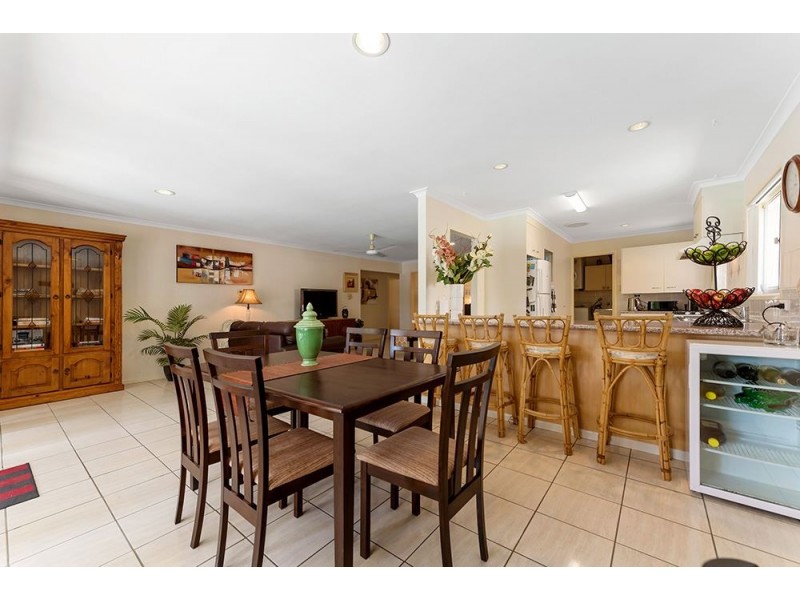 9 Fiesta Avenue, Isle Of Capri QLD 4217