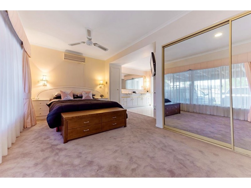 9 Fiesta Avenue, Isle Of Capri QLD 4217