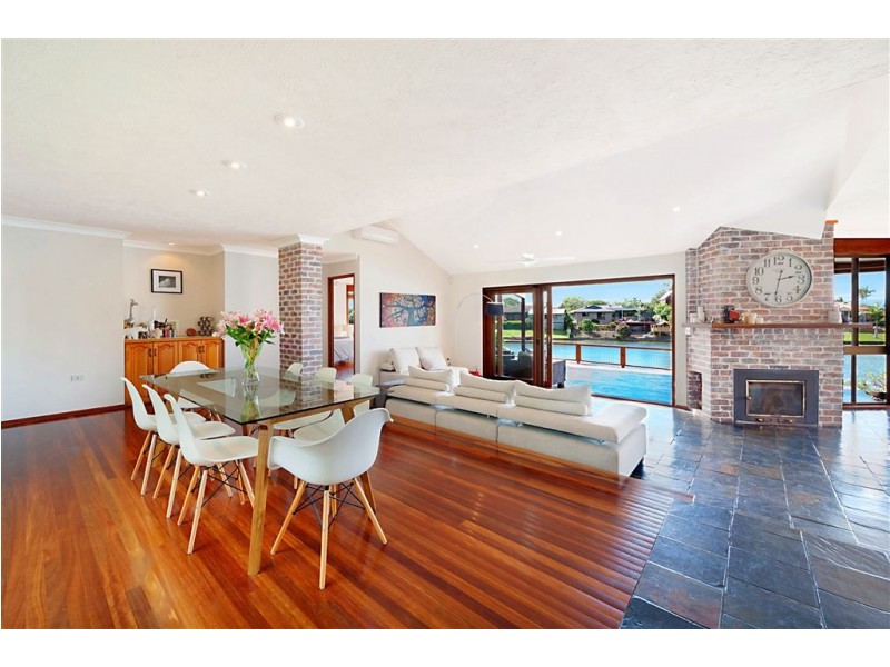 13 Deloraine Court, Mermaid Waters QLD 4218