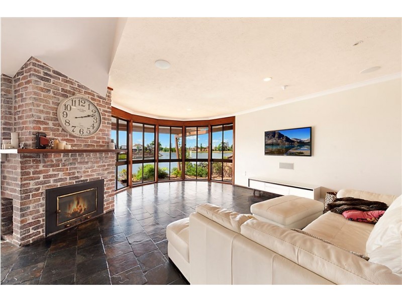 13 Deloraine Court, Mermaid Waters QLD 4218