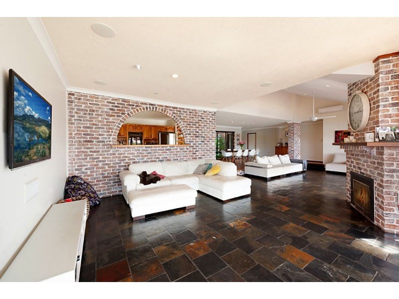 13 Deloraine Court, Mermaid Waters QLD 4218