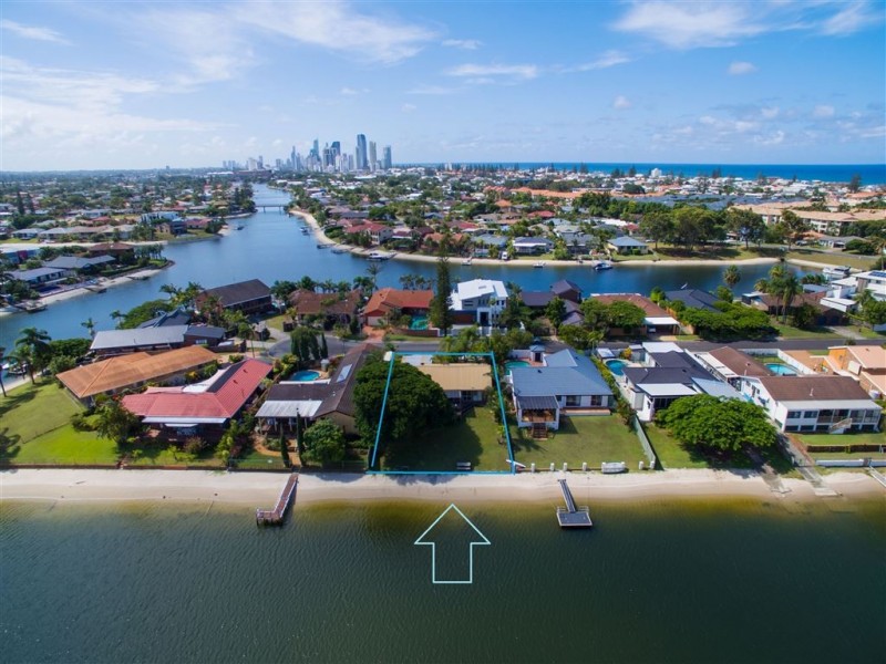 24 Kurrawa Avenue, Mermaid Waters QLD 4218