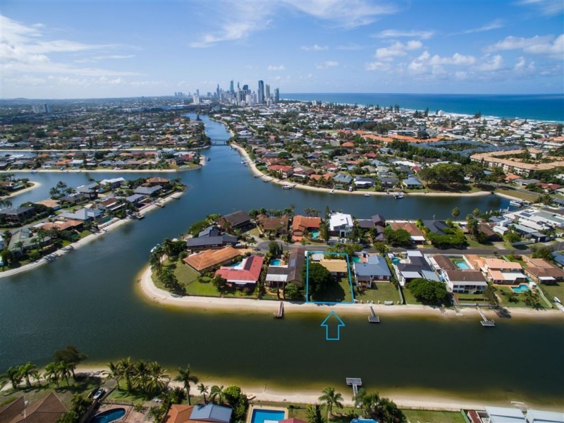 24 Kurrawa Avenue, Mermaid Waters QLD 4218