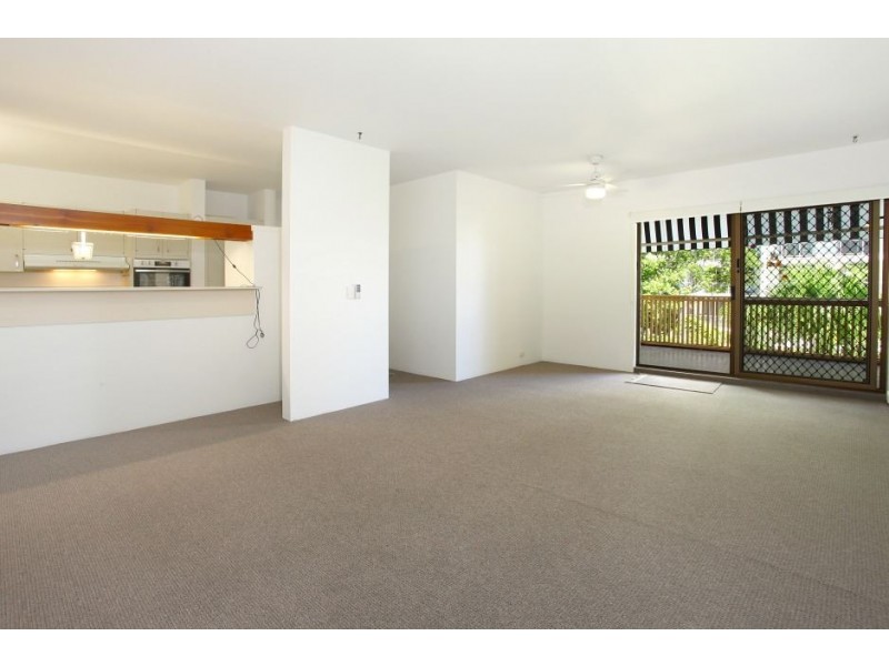 8/26 Palm Avenue, Surfers Paradise QLD 4217