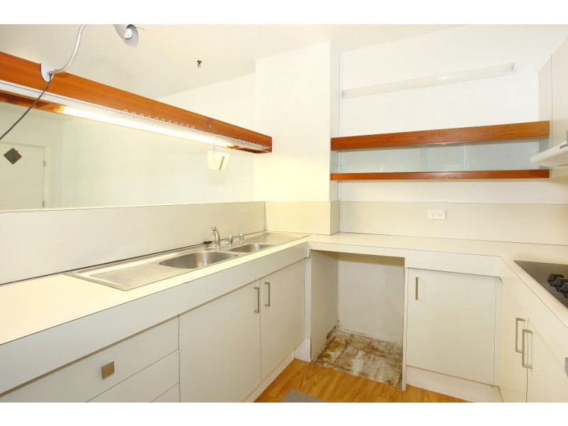 8/26 Palm Avenue, Surfers Paradise QLD 4217