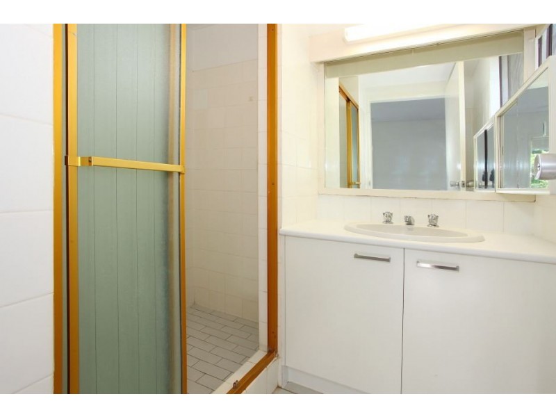 8/26 Palm Avenue, Surfers Paradise QLD 4217