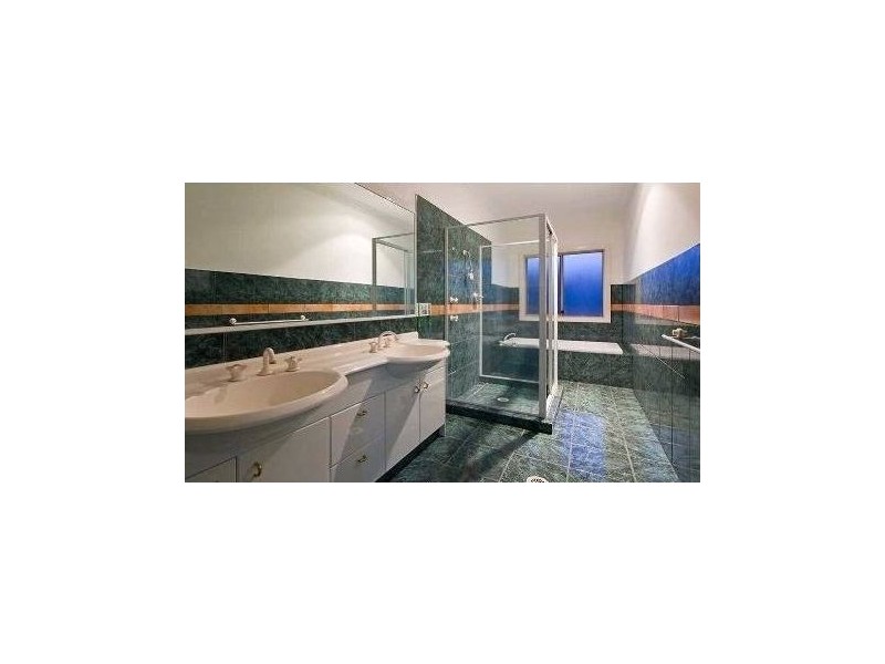 25 Northwestern Court, Varsity Lakes QLD 4227