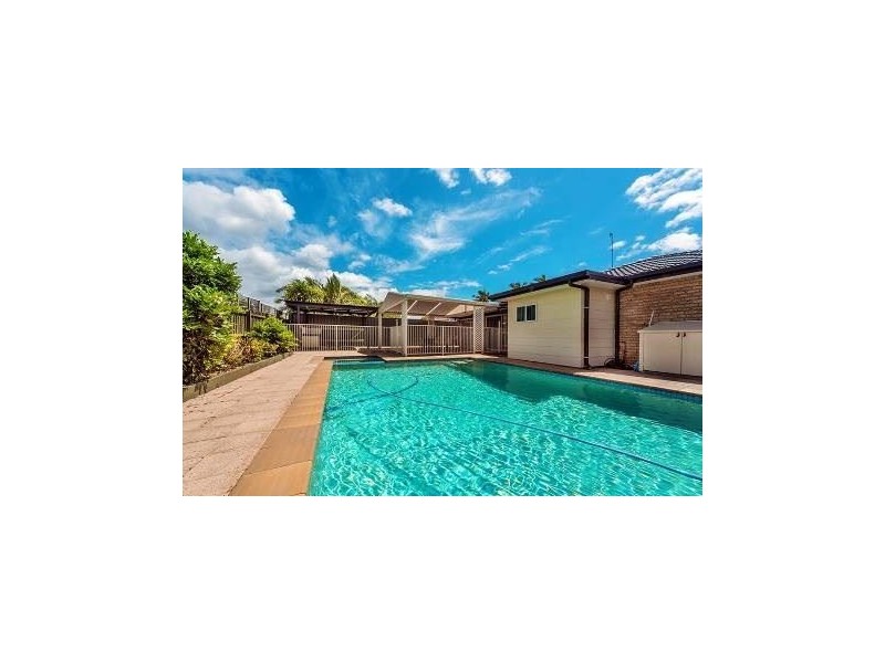17 Tekapo Street, Broadbeach Waters QLD 4218