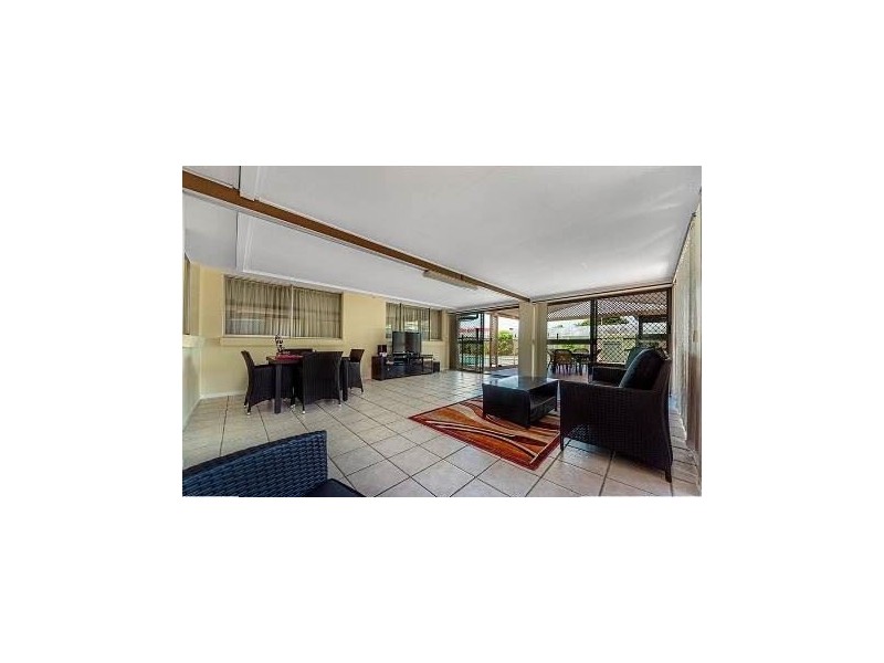 17 Tekapo Street, Broadbeach Waters QLD 4218