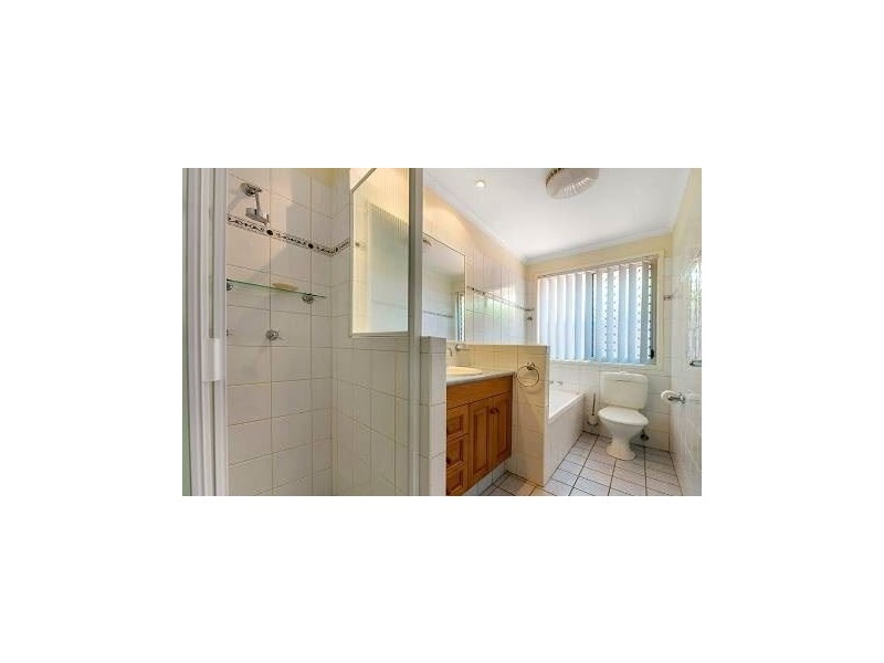17 Tekapo Street, Broadbeach Waters QLD 4218