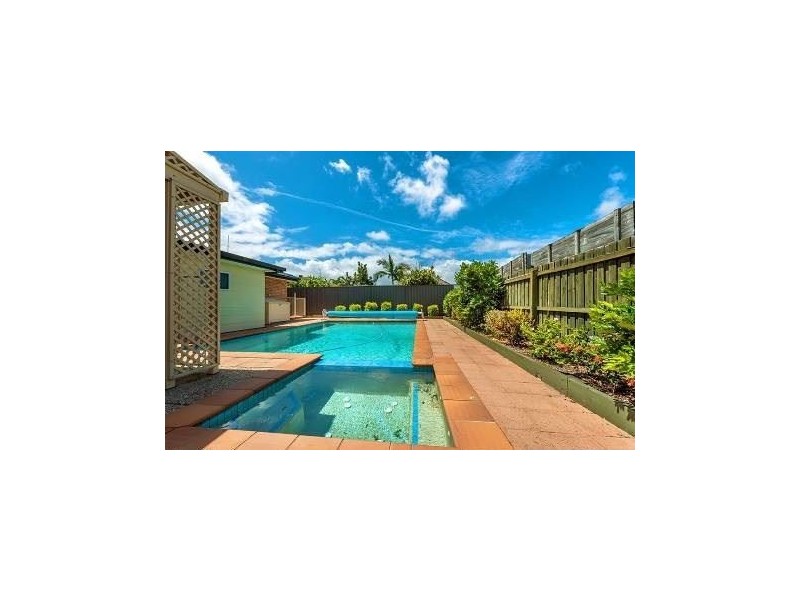 17 Tekapo Street, Broadbeach Waters QLD 4218