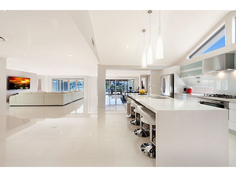 36 River Crescent, Broadbeach Waters QLD 4218