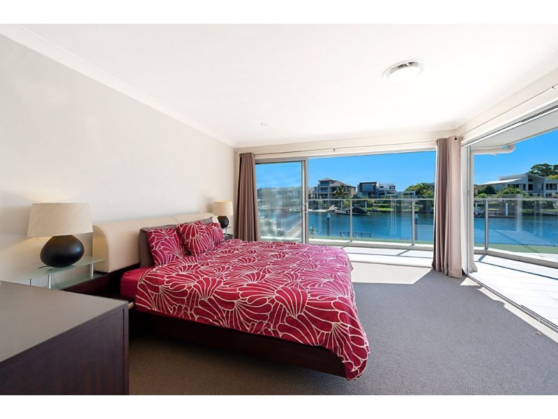 36 River Crescent, Broadbeach Waters QLD 4218