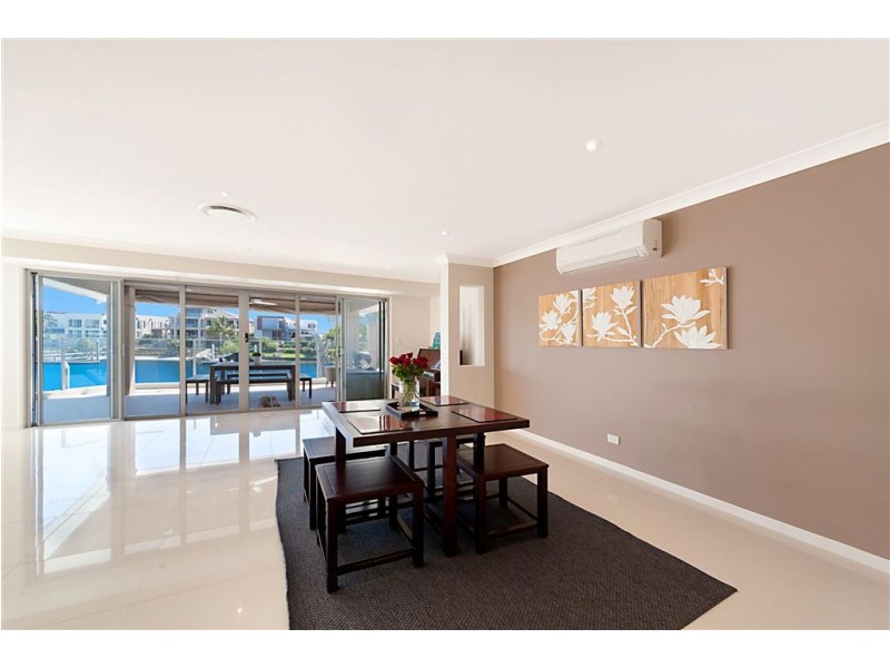 36 River Crescent, Broadbeach Waters QLD 4218