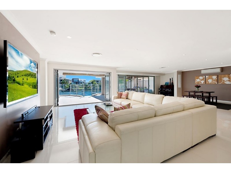 36 River Crescent, Broadbeach Waters QLD 4218